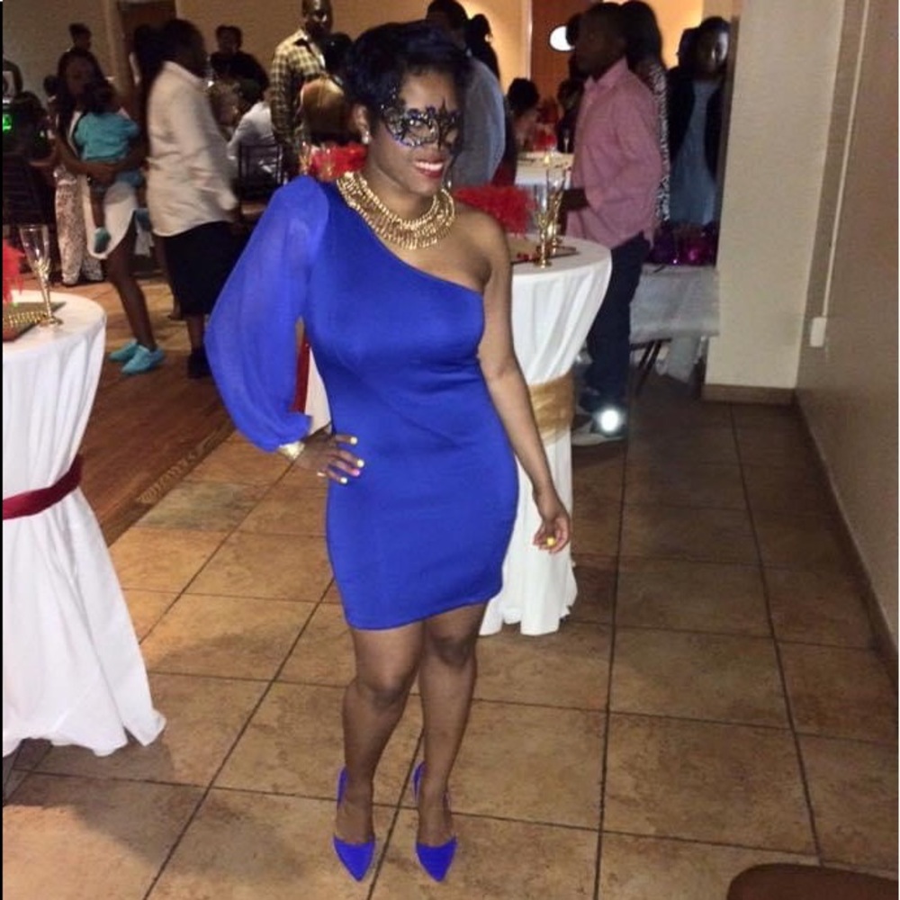 Asymmetric balloon sleeve dress